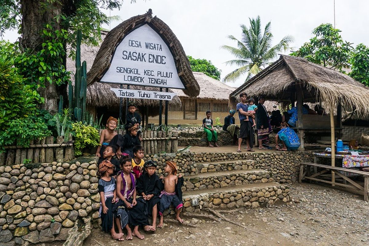 Eksplorasi Desa Wisata dengan Aktivitas Budaya Tradisional yang Sarat Nilai Kearifan Lokal